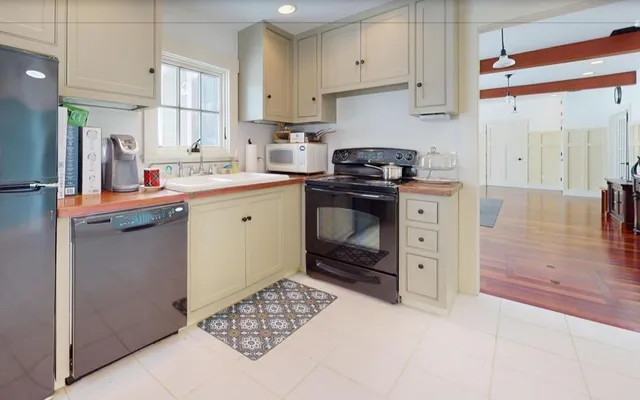 $289,000 | 1091 Highway 2, North Hero, VT 05474