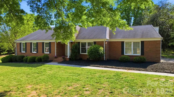 $469,000 | 1406 Lakeview Drive, Monroe, NC 28112