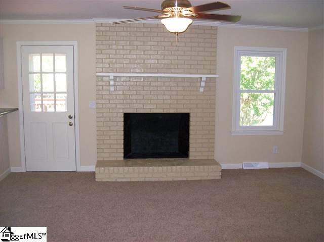 207 Gravley Road Greer, SC 29651 - Photo 8 of 25 Gallery Image 8