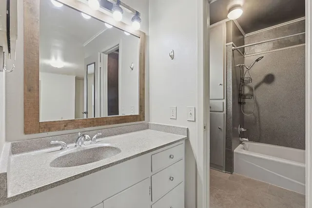 $450,000 | 811 Nixon Street, Lockhart, TX 78644