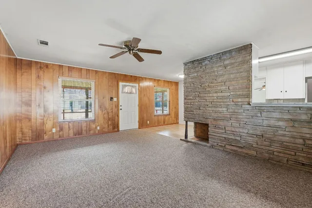 $450,000 | 811 Nixon Street, Lockhart, TX 78644