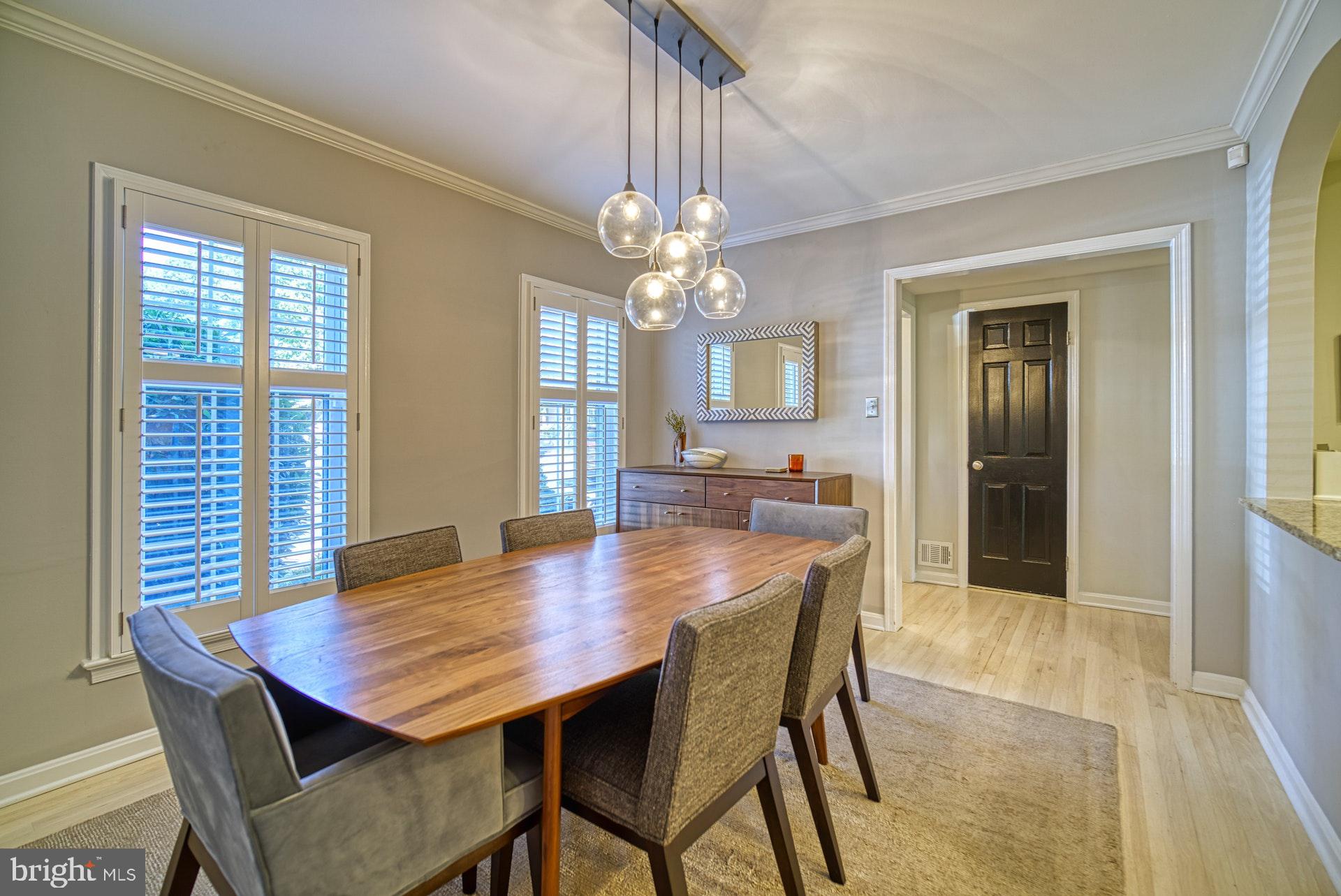 6745 Towne Lane Road McLean, VA 22101 - Photo 5 of 37 Spacious, fine dining, finishes, and fixtures