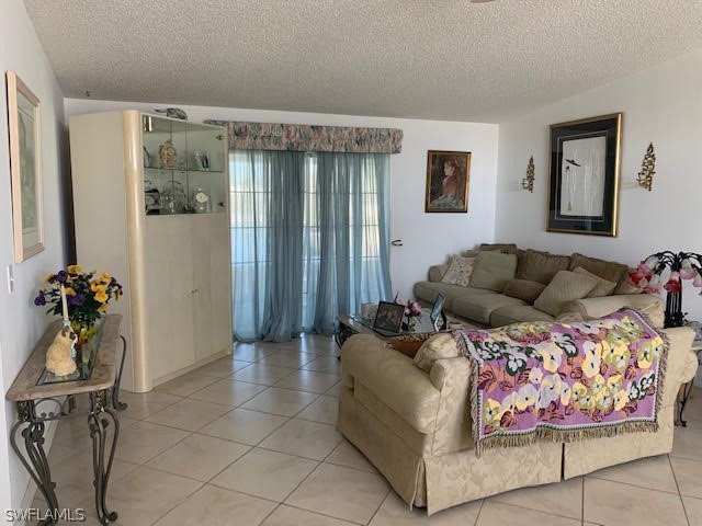 285 Riverwood Road Naples, FL 34114 - Photo 7 of 20 Gallery Image 7