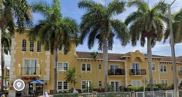 $2,300 | 1657 Tyler Street, Unit 204, Hollywood, FL 33020