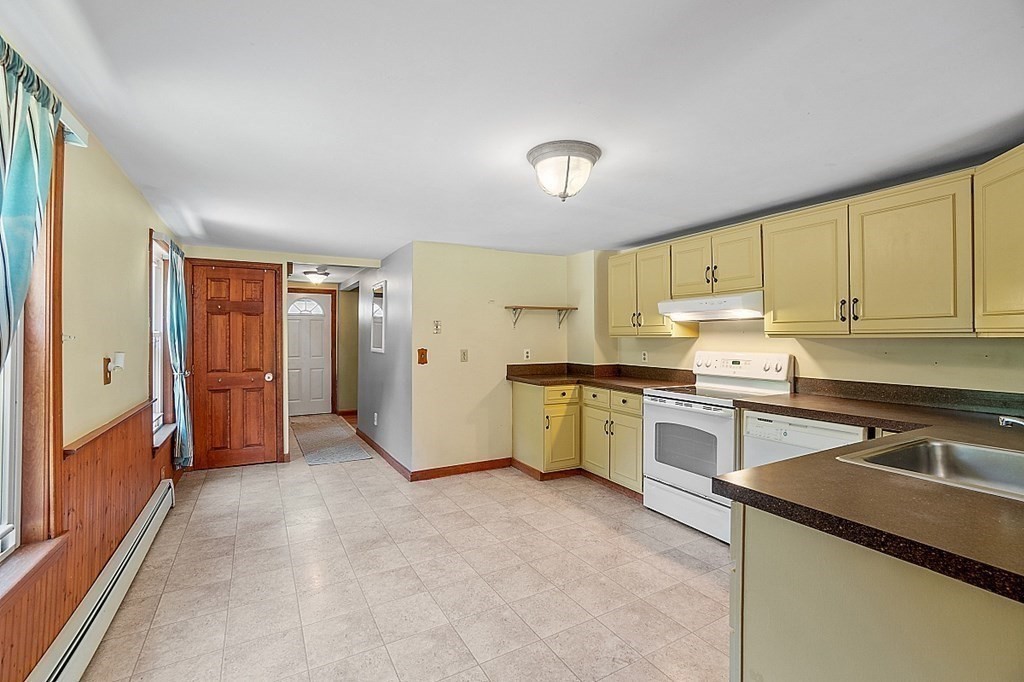 43 Public Road Lancaster, MA 01523 - Photo 3 of 28