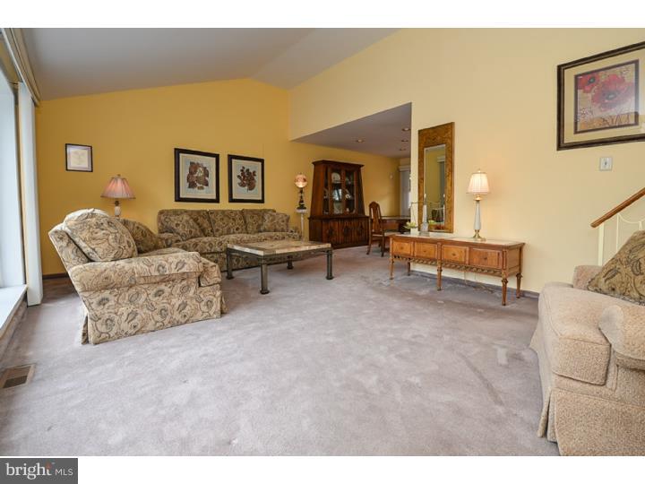 1041 Alpena Road Philadelphia, PA 19115 - Photo 8 of 25 Living Room