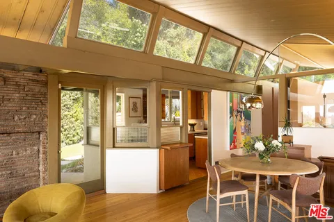 $2,495,000 | 3624 Buena Park Drive, Studio City, CA 91604