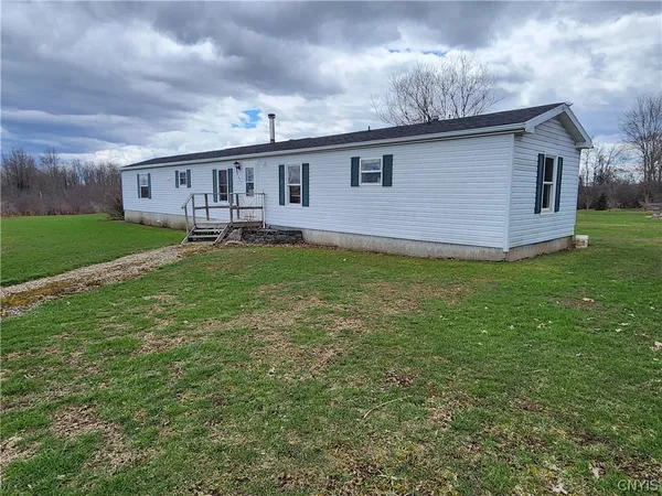 $165,000 | 30697 Highway 12, Clayton, NY 13622
