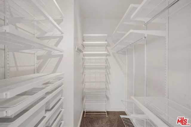 $3,995 | 585 North Rossmore Avenue, Unit 501, Los Angeles, CA 90004