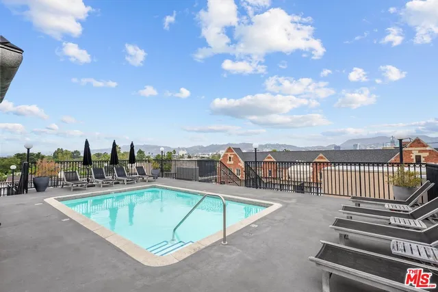 $3,995 | 585 North Rossmore Avenue, Unit 501, Los Angeles, CA 90004