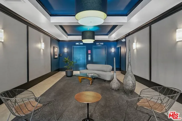 $3,995 | 585 North Rossmore Avenue, Unit 501, Los Angeles, CA 90004