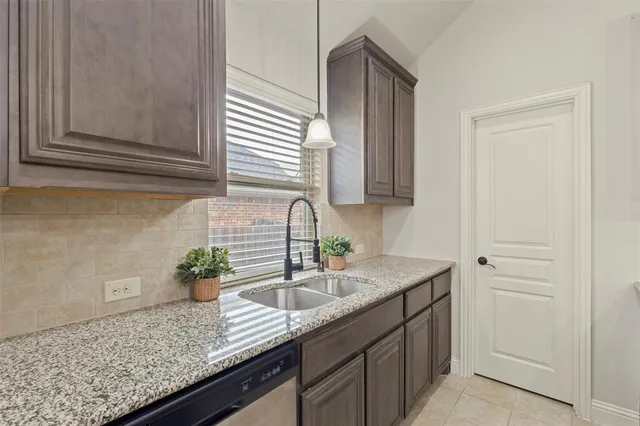 $350,000 | 1020 Broken Wheel Trail, Aubrey, TX 76227