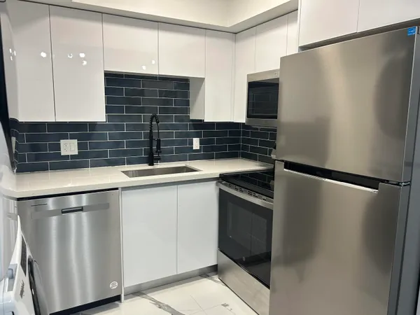 $1,900 | 3250 Northwest 84th Avenue, Sunrise, FL 33351