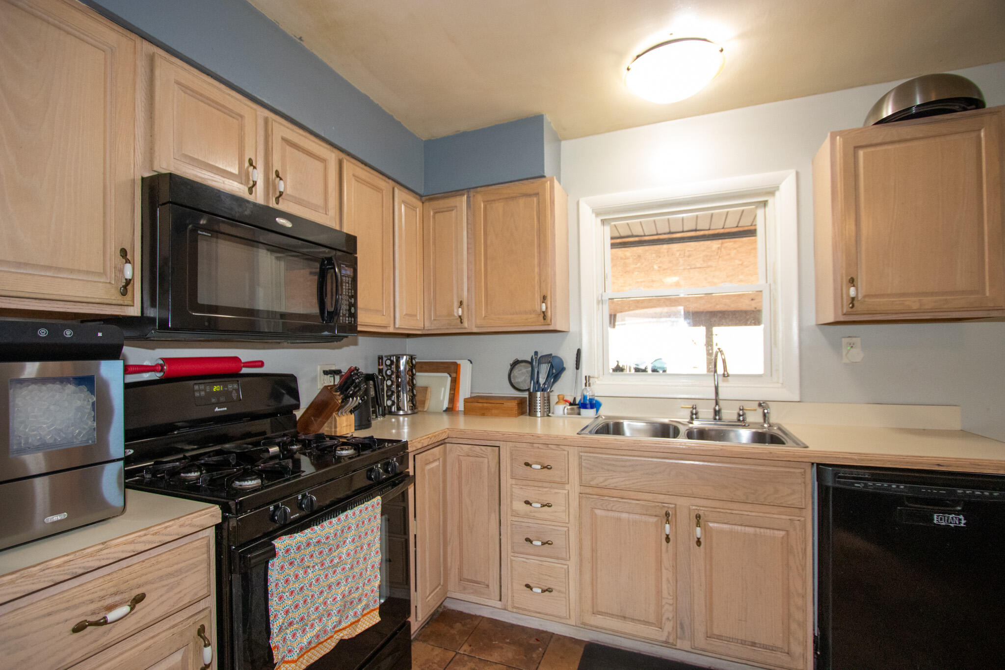 705 Decatur Street Michigan City, IN 46360 - Photo 18 of 28 2048x1365