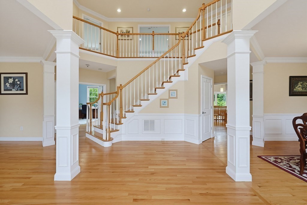 35 Howarth Drive Upton, MA 01568 - Photo 3 of 42