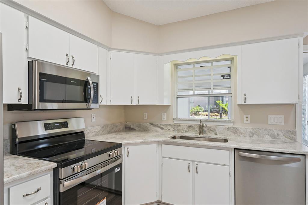 27211 Racquet Circle Leesburg, FL 34748 - Photo 13 of 31