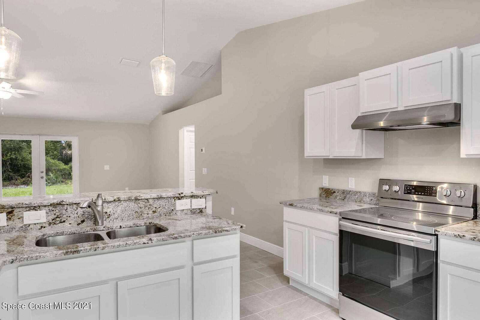 1275 Ragen Road Southeast Palm Bay, FL 32909 - Photo 7 of 12 Kitchen