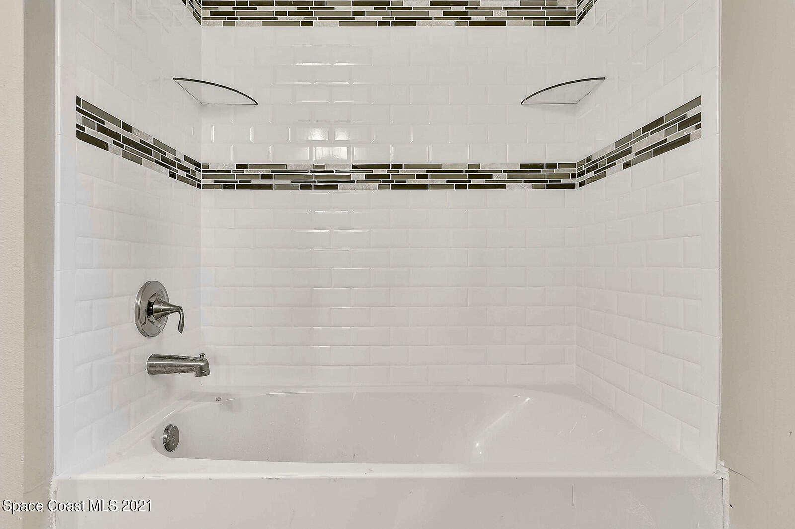 1275 Ragen Road Southeast Palm Bay, FL 32909 - Photo 10 of 12 Plumbago Guest Bath 2
