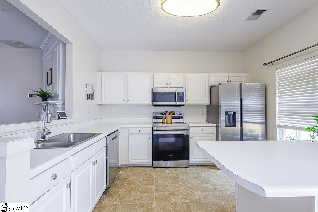 211 Braelock Drive Greer, SC 29650 - Photo 10 of 30
