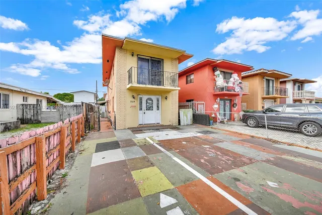 $420,000 | 2614 West 8th Court, Hialeah, FL 33010