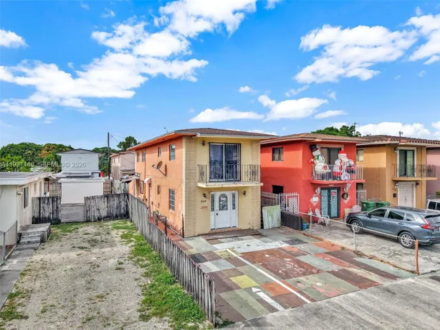 $420,000 | 2614 West 8th Court, Hialeah, FL 33010