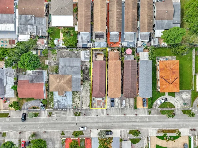 $420,000 | 2614 West 8th Court, Hialeah, FL 33010