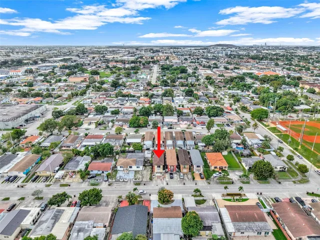 $420,000 | 2614 West 8th Court, Hialeah, FL 33010