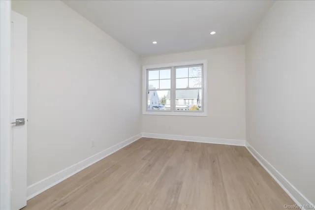 $3,650 | 8 1st Street, Lynbrook, NY 11563