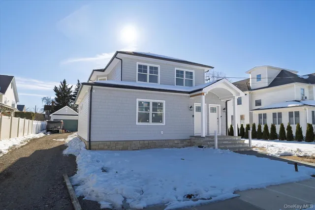 $3,650 | 8 1st Street, Lynbrook, NY 11563