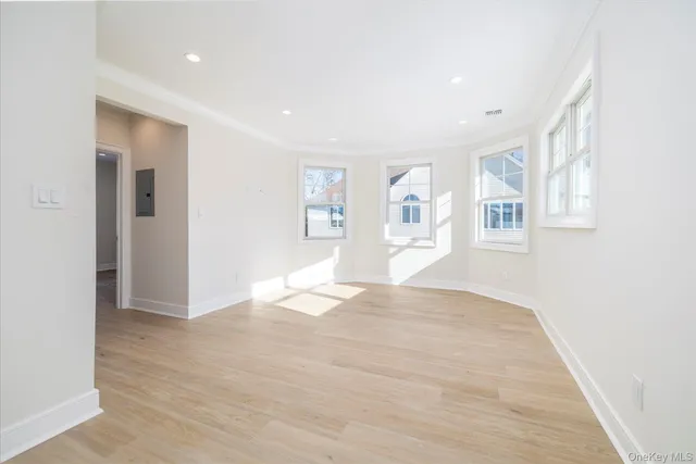 $3,650 | 8 1st Street, Lynbrook, NY 11563