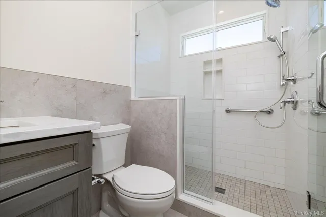 $3,650 | 8 1st Street, Lynbrook, NY 11563