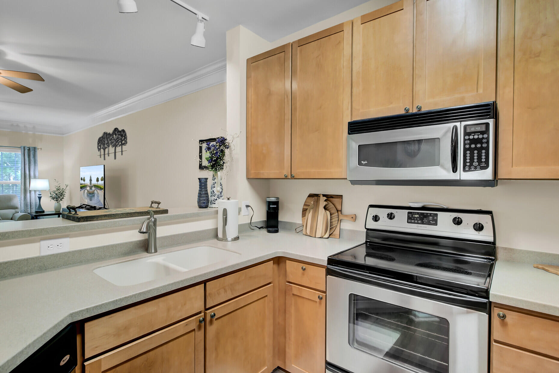 2014 Basildon Road Mount Pleasant, SC 29466 - Photo 8 of 50 07_7_mls
