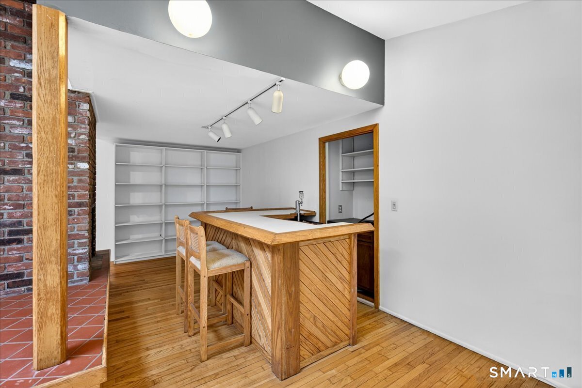 454 Old Cellar Road Orange, CT 06477 - Photo 17 of 40 Gallery Image 17