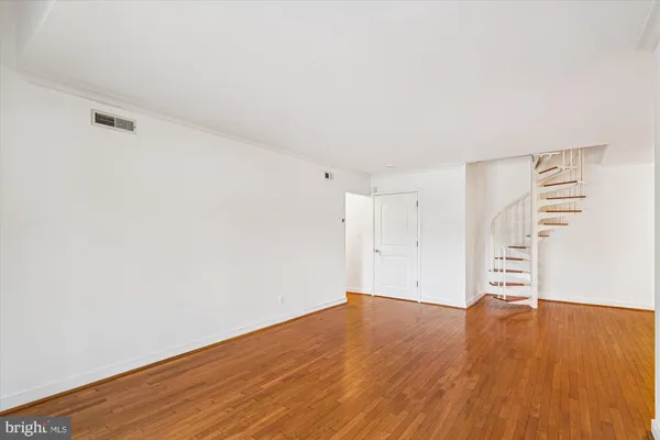 $280,000 | 300 Hilltop Lane, Unit 300I, Annapolis, MD 21403