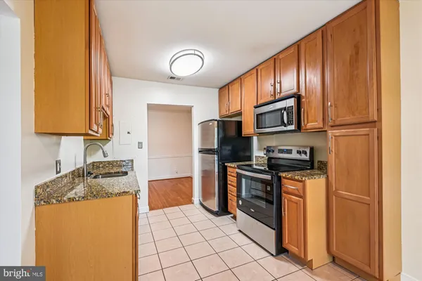 $280,000 | 300 Hilltop Lane, Unit 300I, Annapolis, MD 21403