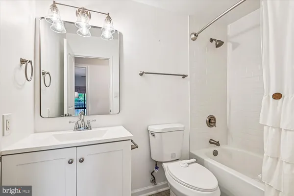 $280,000 | 300 Hilltop Lane, Unit 300I, Annapolis, MD 21403