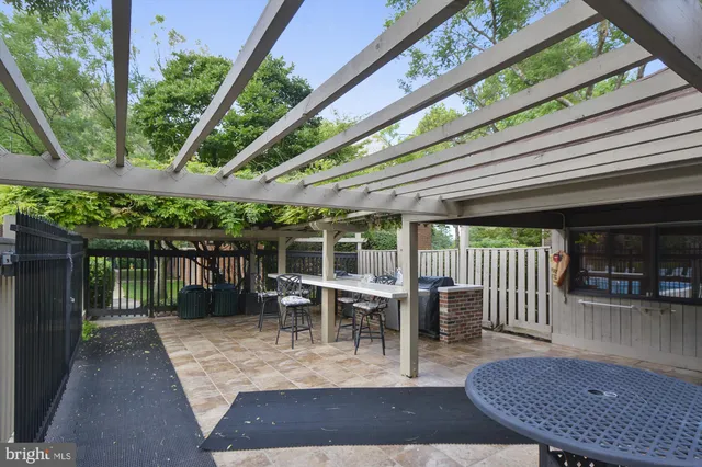 a view of outdoor space