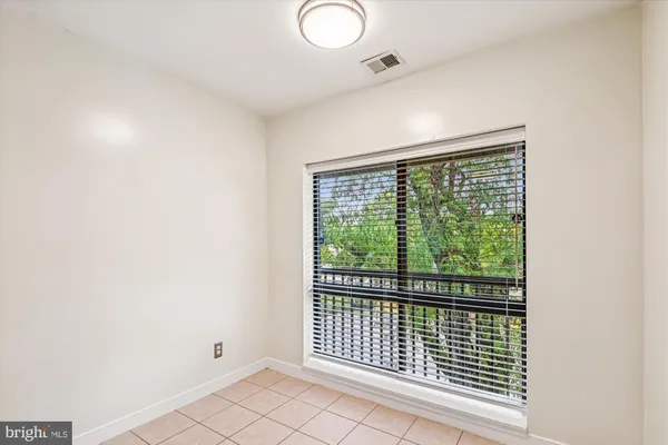 $280,000 | 300 Hilltop Lane, Unit 300I, Annapolis, MD 21403