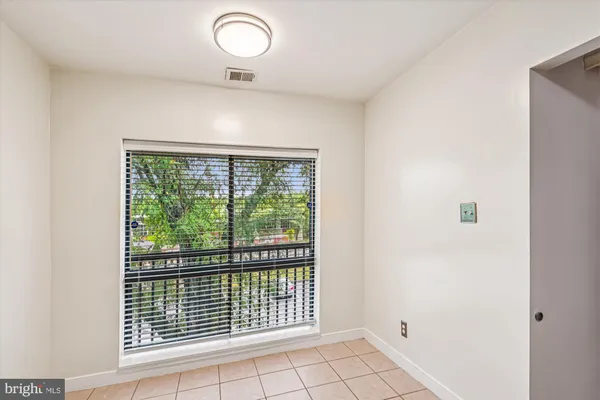 $280,000 | 300 Hilltop Lane, Unit 300I, Annapolis, MD 21403