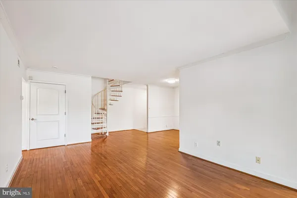 $280,000 | 300 Hilltop Lane, Unit 300I, Annapolis, MD 21403