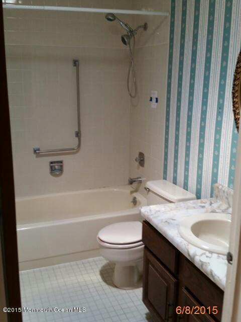 165 Sunset Road Manchester Township, NJ 08759 - Photo 4 of 8 bathroom