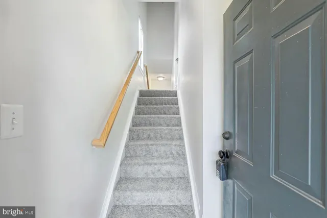 $2,600 | 42379 Goldenseal Square, Brambleton, VA 20148