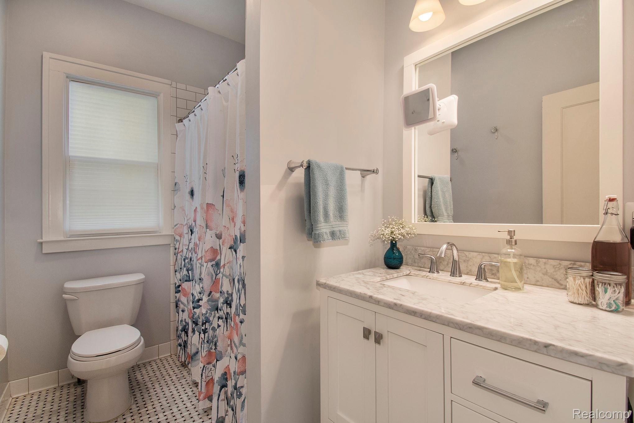 843 Neff Road Grosse Pointe, MI 48230 - Photo 13 of 30 200512 Seletos 843 Neff Road_19.jpg