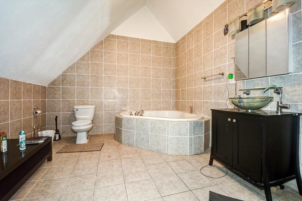 408 Seaver Street, Unit 2PH Boston, MA 02121 - Photo 10 of 12