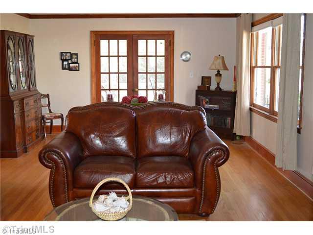 132 Jackson Road Mount Airy, NC 27030 - Photo 6 of 16 Living Room.