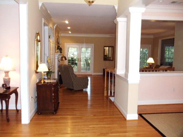 802 Long Point Drive, Unit CONEROSS POINT Seneca, SC 29678 - Photo 9 of 20 Gallery Image 9