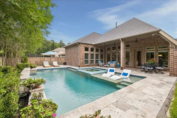 $760,000 | 116 Wade Pointe Drive, Montgomery, TX 77316