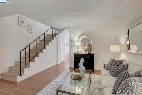 $599,000 | 2205 San Antonio Avenue, Unit F, Alameda, CA 94501
