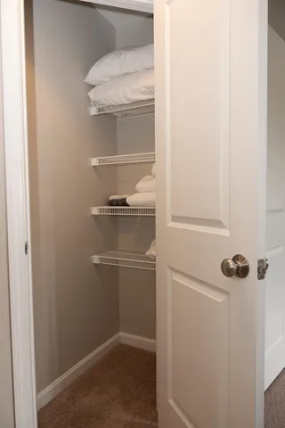 $3,050 | 1124 South Mammoth Road, Manchester, NH 03109