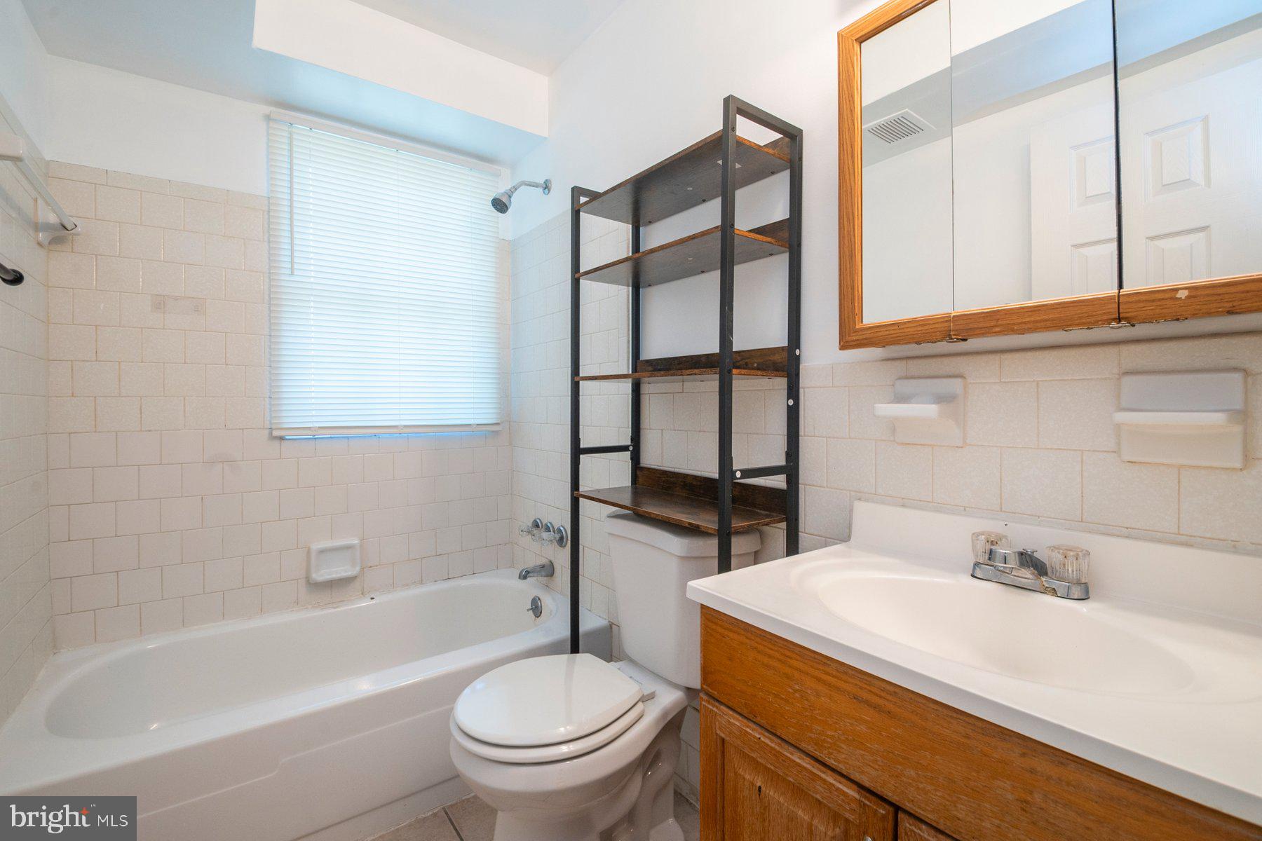 11906 Tarragon Road, Unit H Reisterstown, MD 21136 - Photo 15 of 24 Bathroom